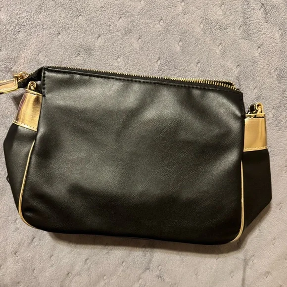 NWOT Versace Parfums Elegant Black Pouch - Picture 2 of 8